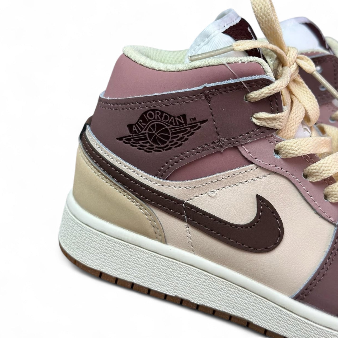 NIKE AIR JORDAN1