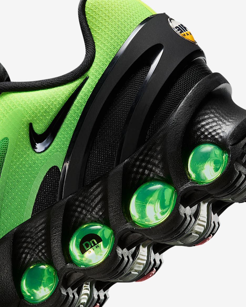 NIKE AIR MAX DN8
