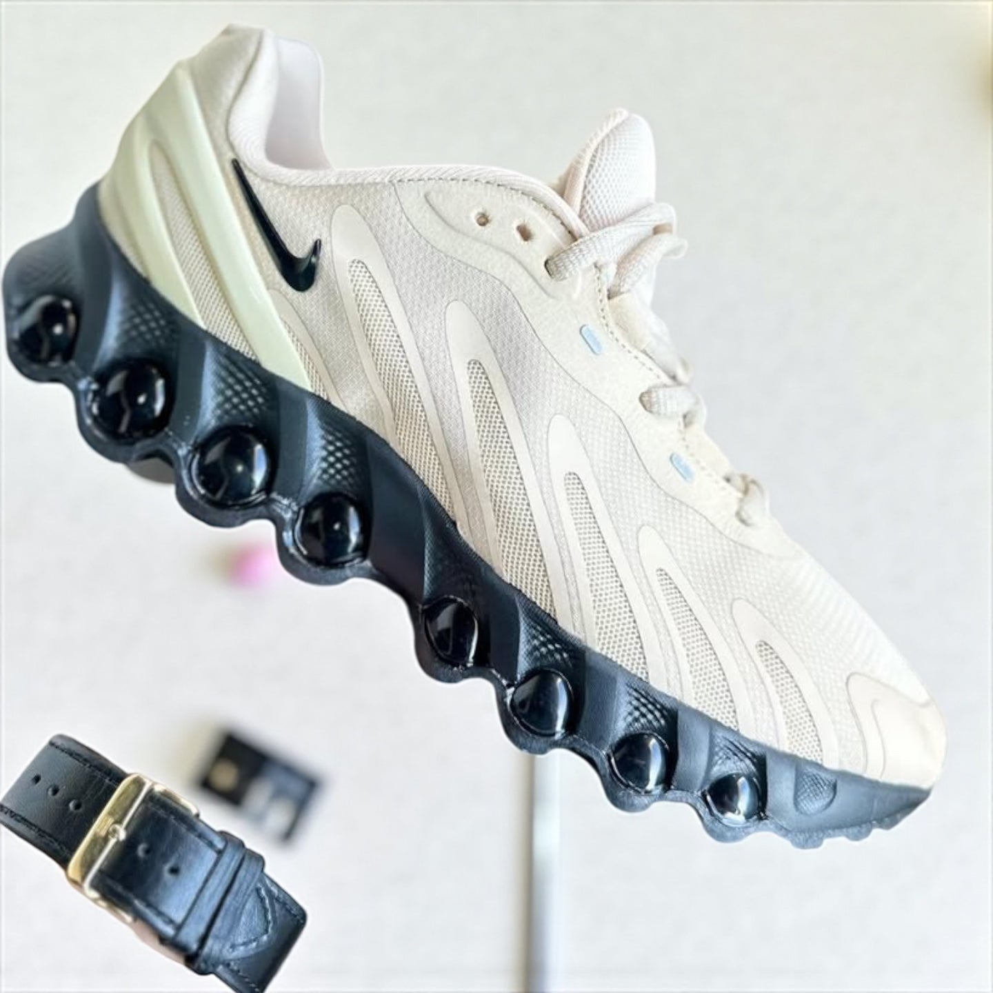 NIKE DN2 BEIGE