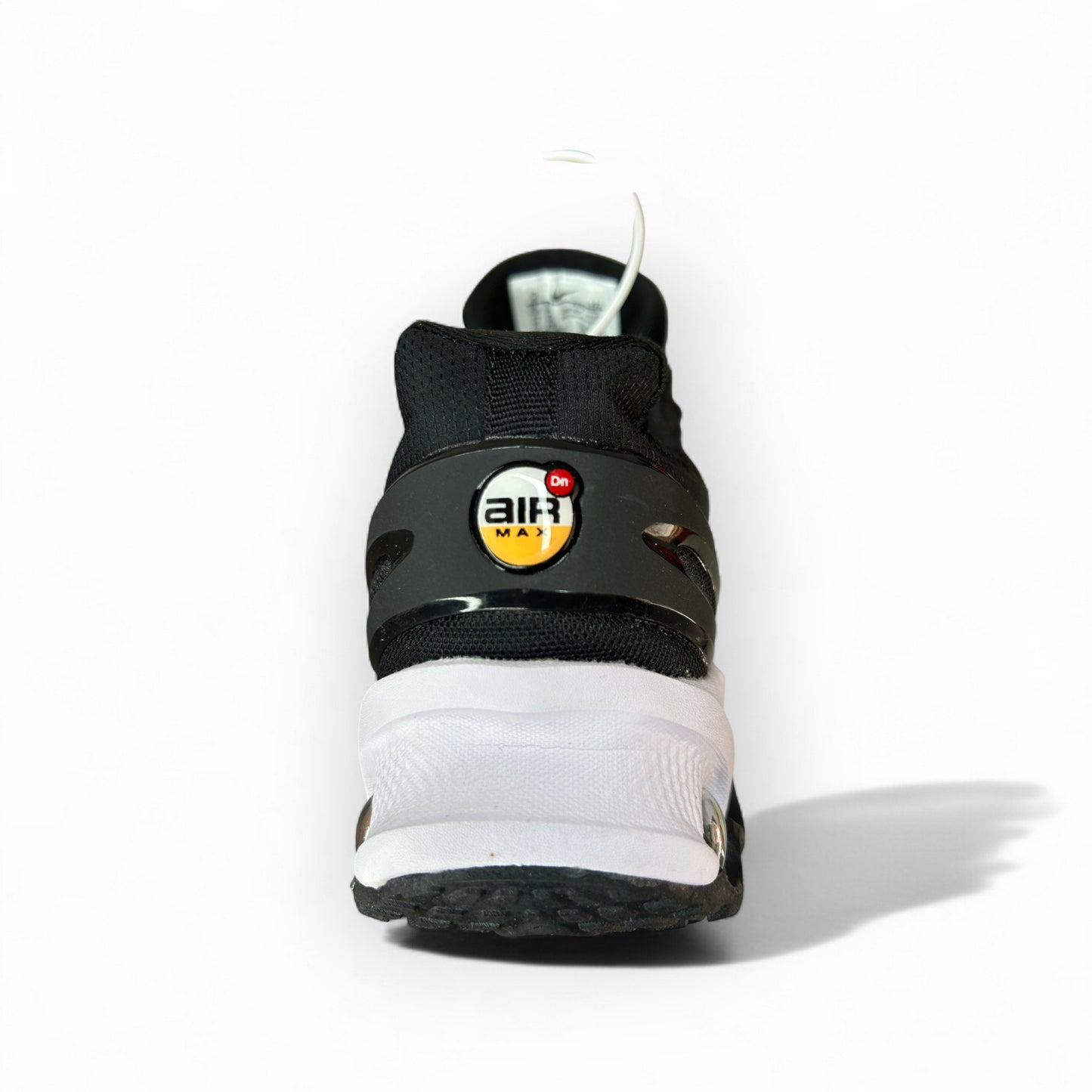 NIKE AIR MAX DN8