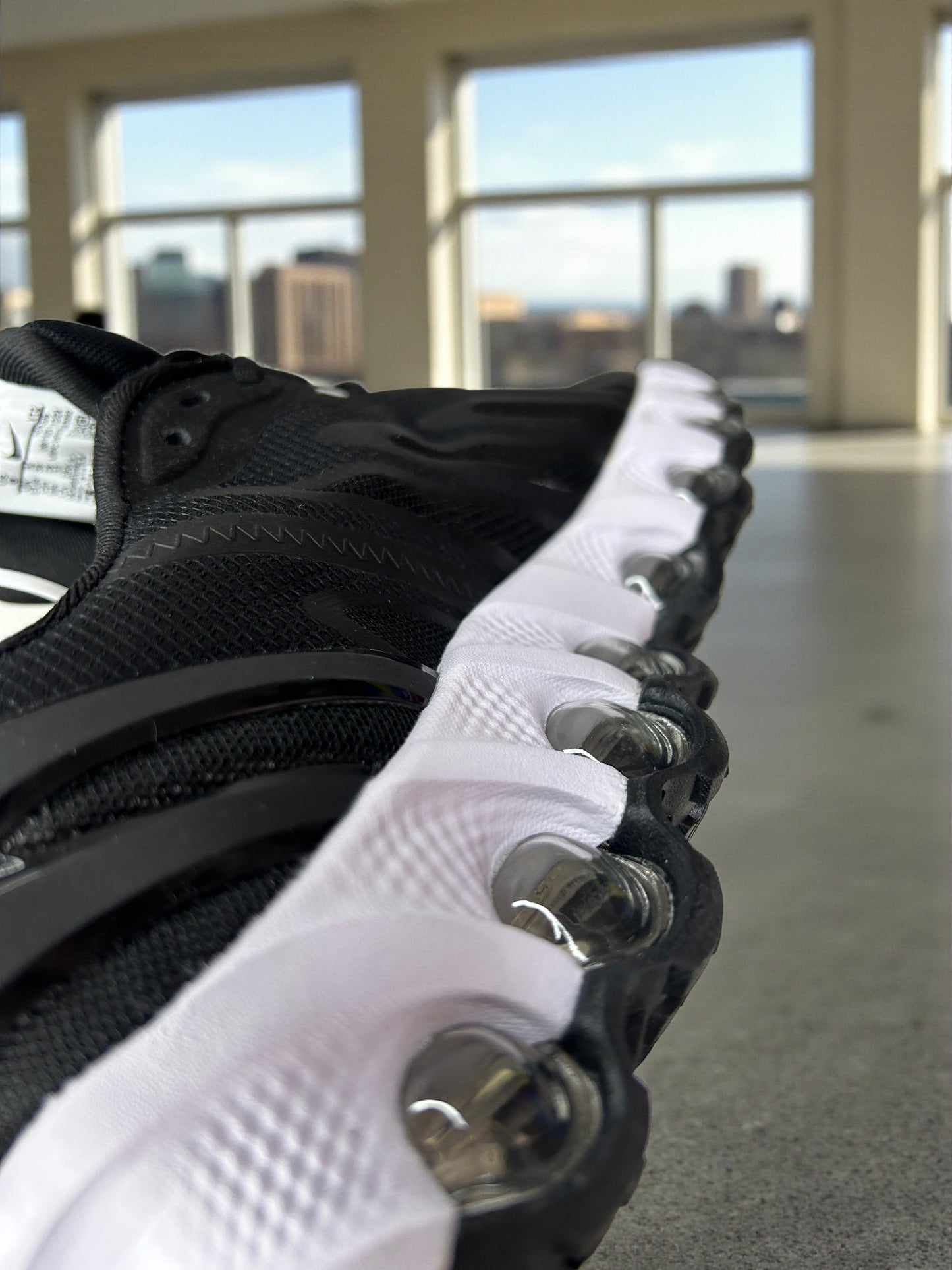 NIKE AIR MAX DN8