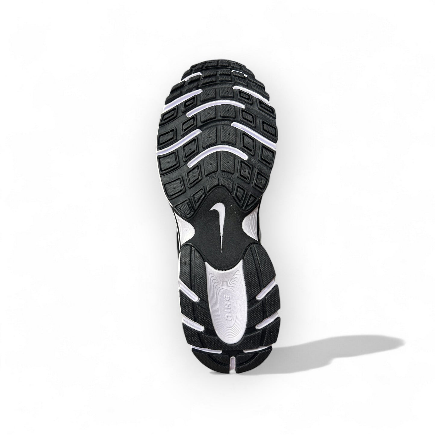 NIKE VOMERO 5