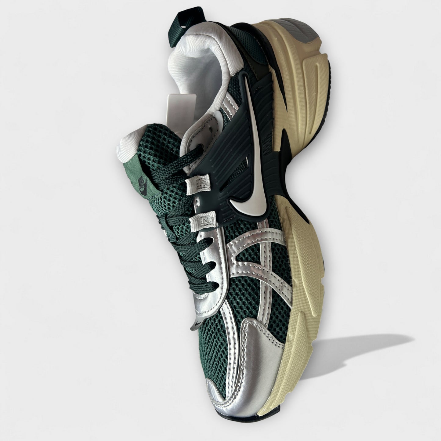NIKE V2K RUN
