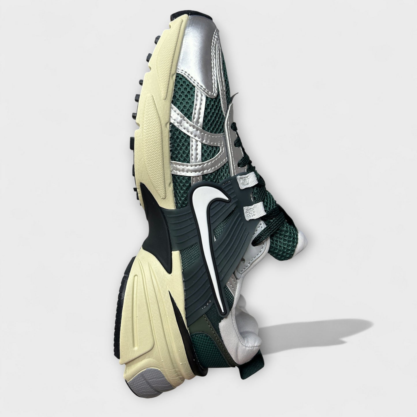 NIKE V2K RUN