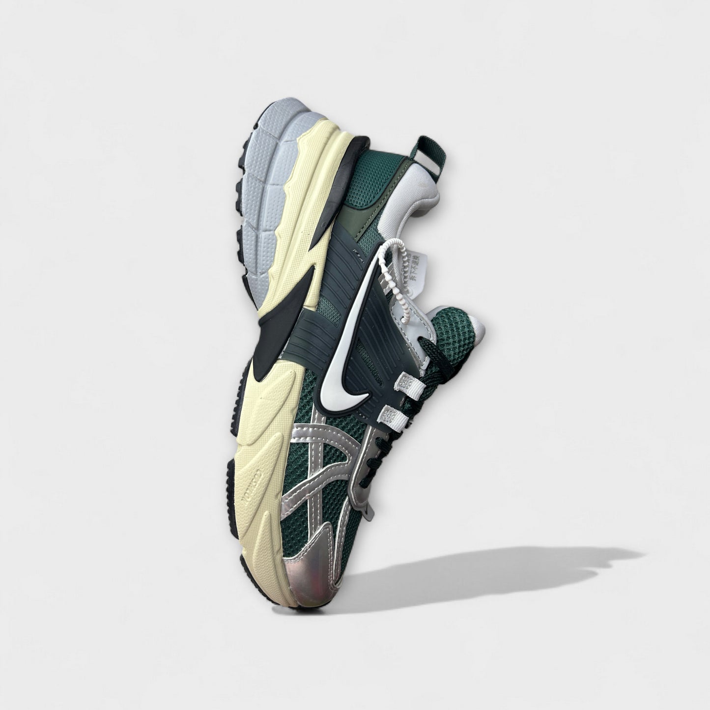 NIKE V2K RUN
