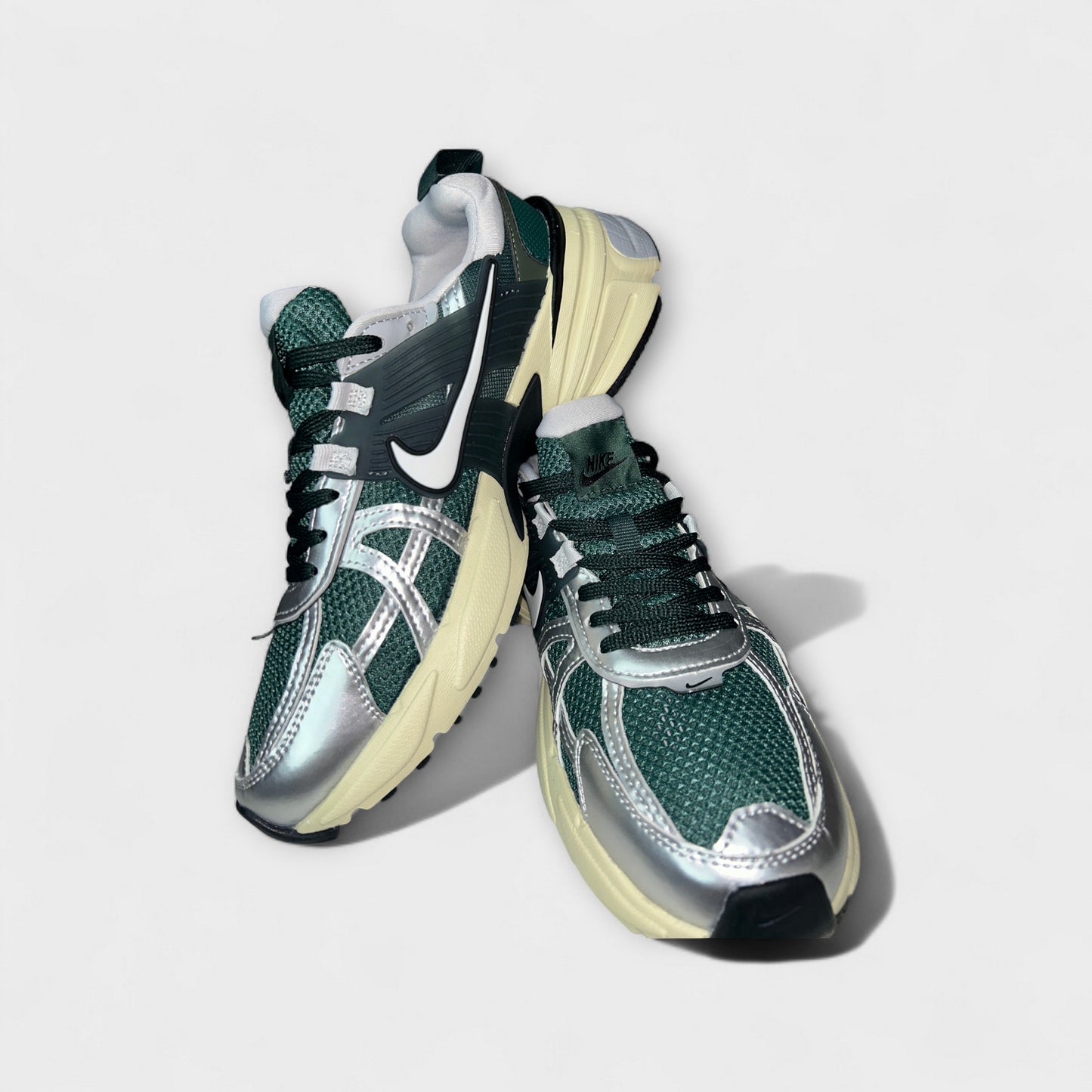 NIKE V2K RUN