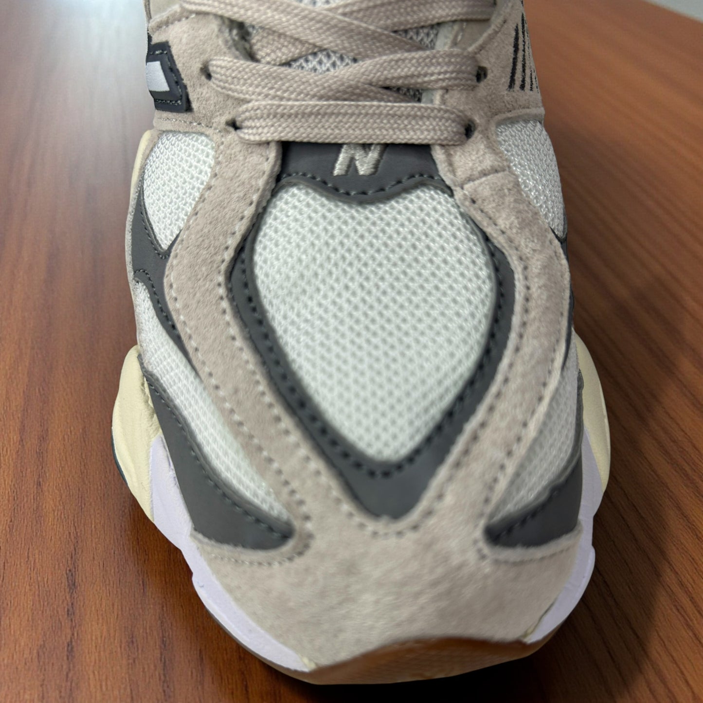NEW BALNACE 9060 GRAY