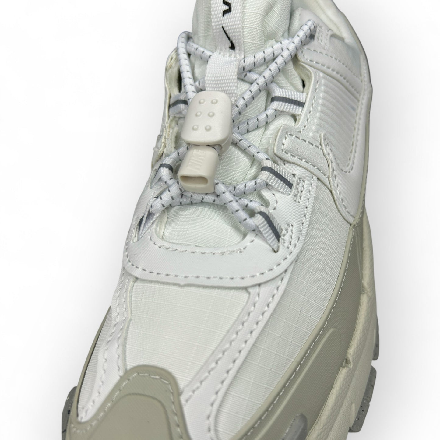NIKE ZOOM VOMERO BLANCA-BEIGE