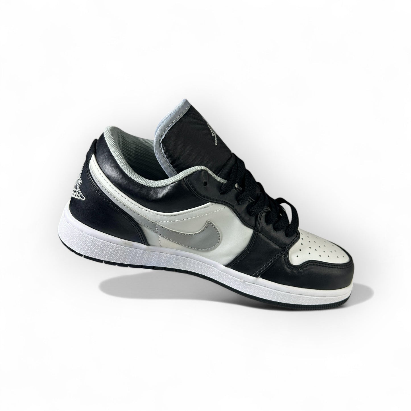 NIKE JORDAN BLANCO NEGRO