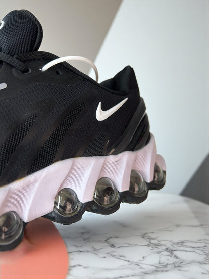 NIKE AIR MAX DN8