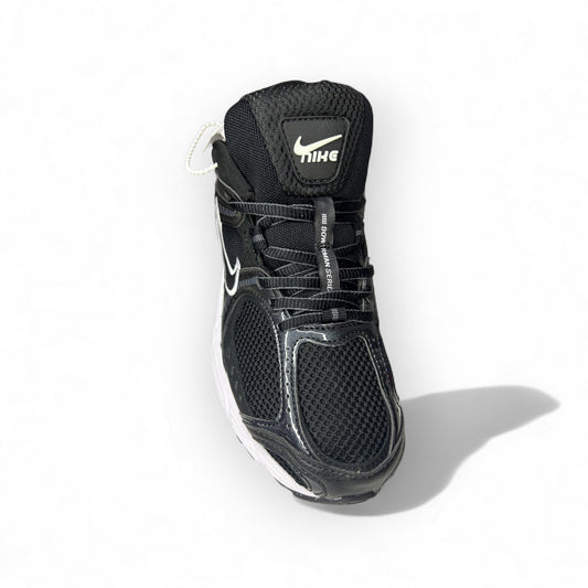 NIKE VOMERO 5