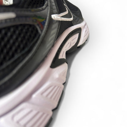 NIKE VOMERO 5