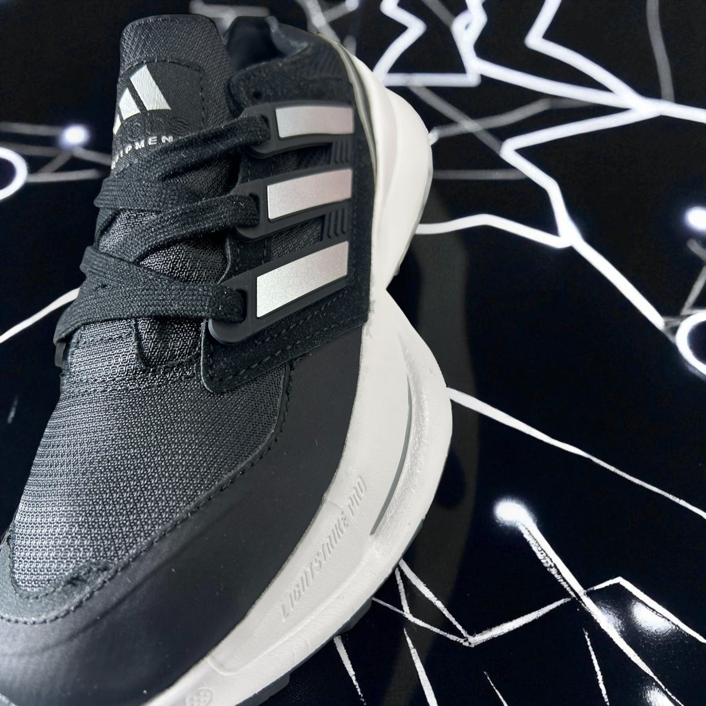 ADIDAS ULTRABOOST5