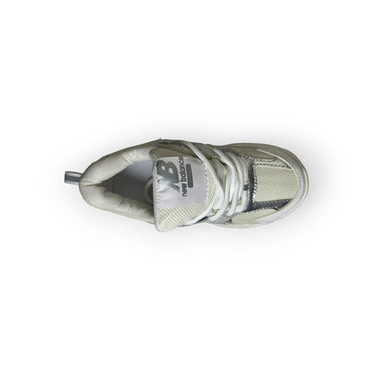 New balance plateada