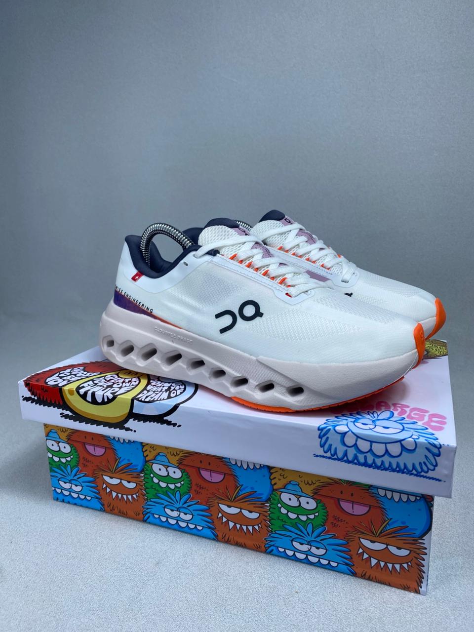 ON CLOUD SURFER DAM BLANCO COL