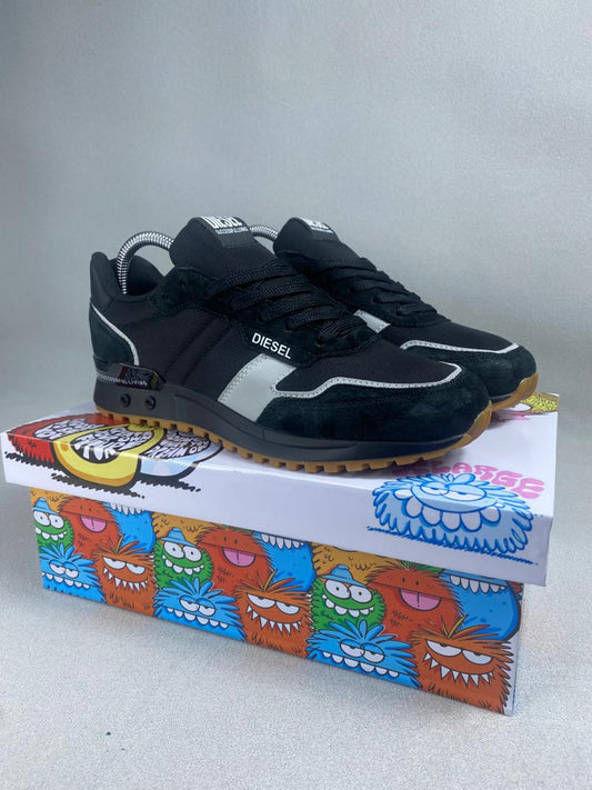 DIESEL TORNILLO HOM NEG S GOMA