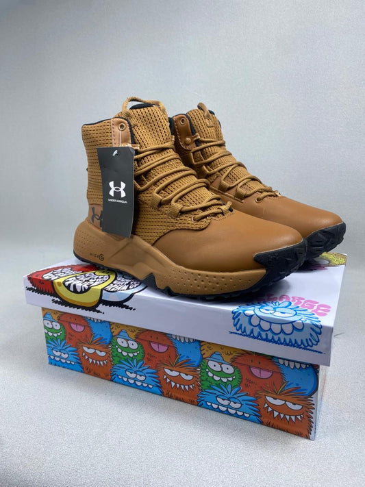 UNDER A BOTA ALTA HOM CAFÉ