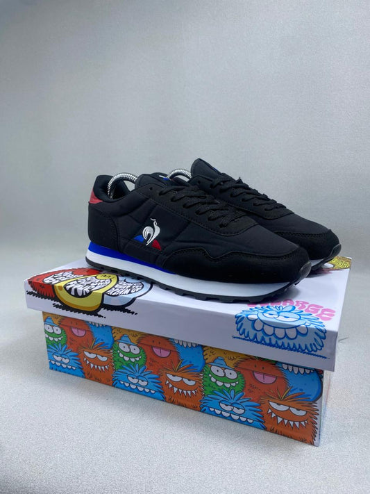 LECOQ SPORTIF HOM NEGRO AZ ROJ
